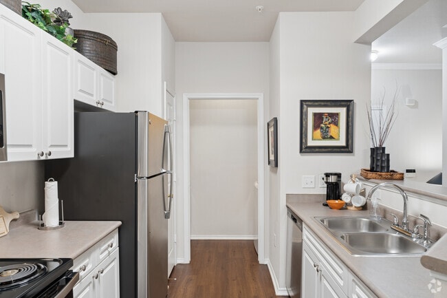 Grace - 1BR, 1BA - 734SF - Kitchen