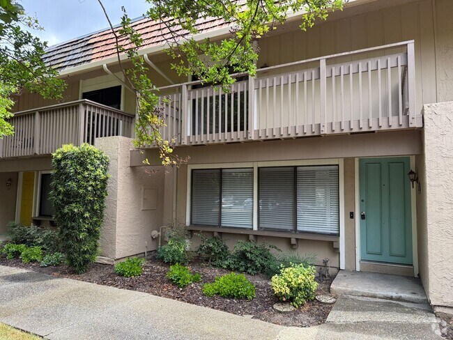 Building Photo - Blossom Valley Townhome
