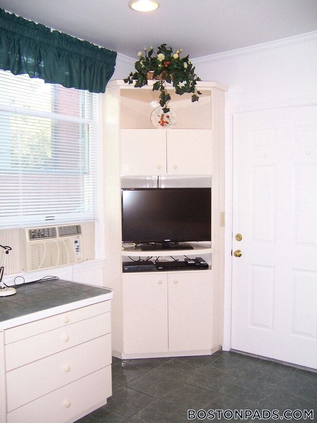 Photo - 79 Harvey St Unit 2