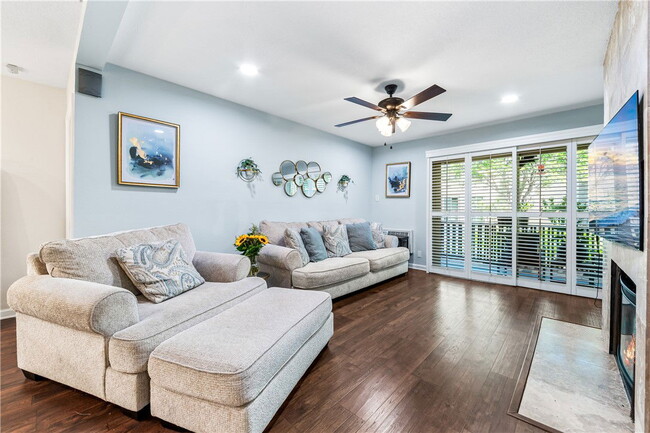 Photo - 7890 E Spring St