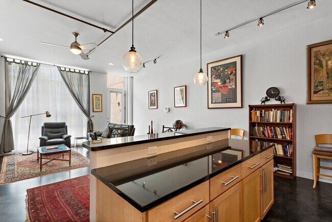 Photo - 1601 E Cesar Chavez St Unit 207