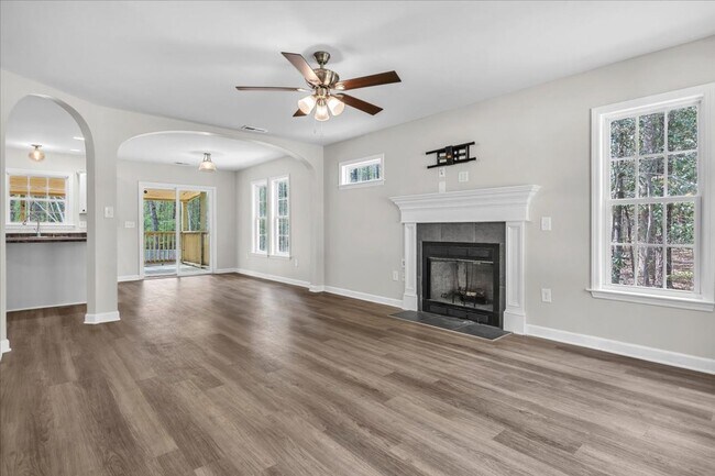 Photo - 3 Bedroom 2.5 Bathroom Home