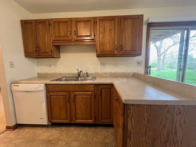Photo - 0N155 Windermere Rd Unit 1001 1001