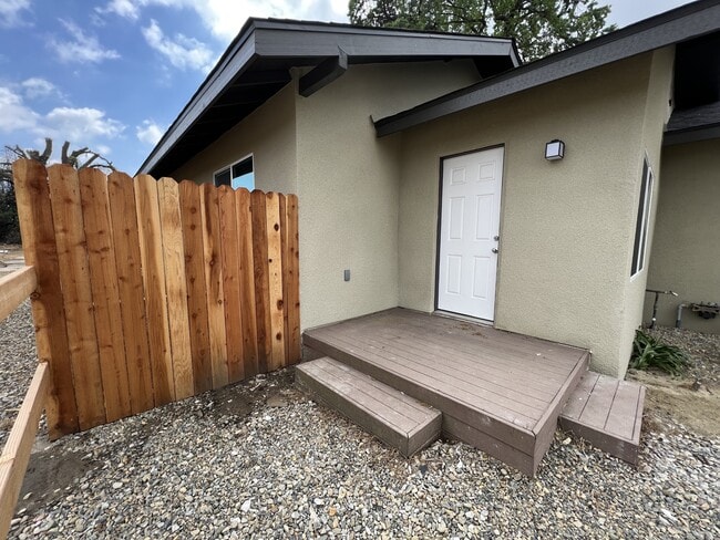 Photo - 28994 Rd 168