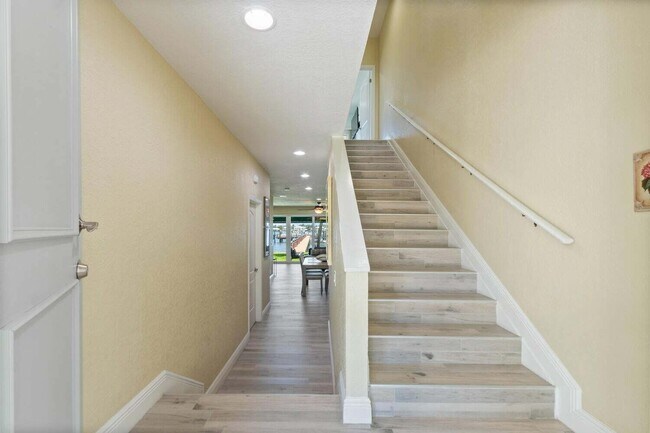 Photo - 316 N Lake Dr