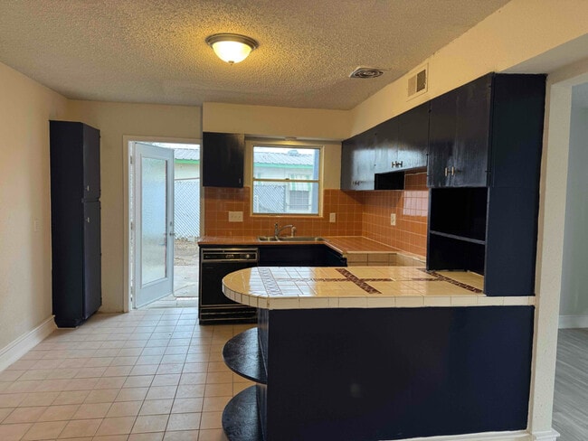 Photo - 106 Galaxy Dr