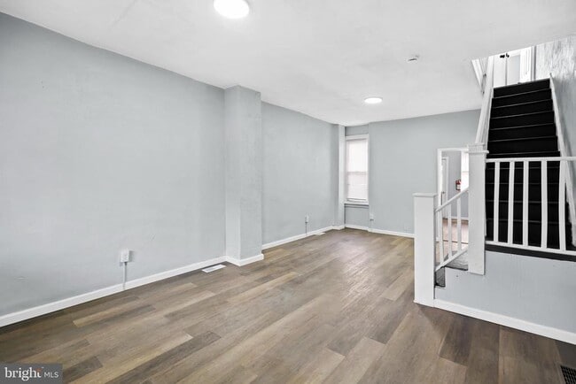 Photo - 958 E Russell St