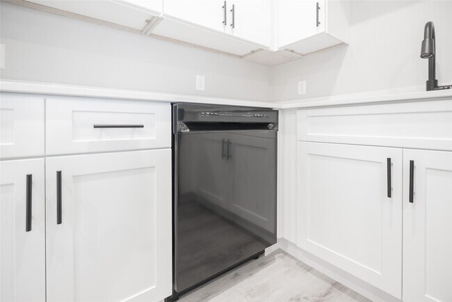 Photo - 2101 Reinke Rd Unit 3101