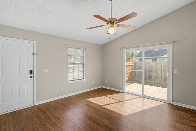 Photo - 1384 Forest Lake Dr