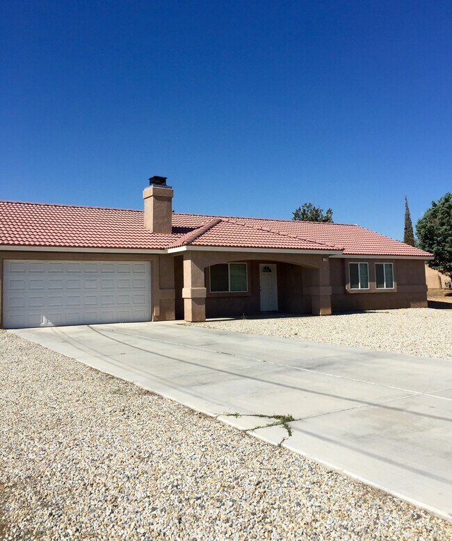 SPACIOUS 3 BEDROOM PLUS BONUS ROOM IN HESP... Rental House Rental in