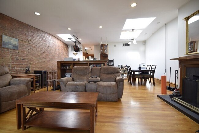 Photo - 17 Holyoke St Condo Unit 4