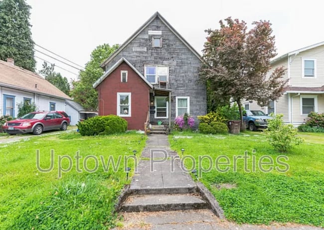 Building Photo - 135 NE Jackson St