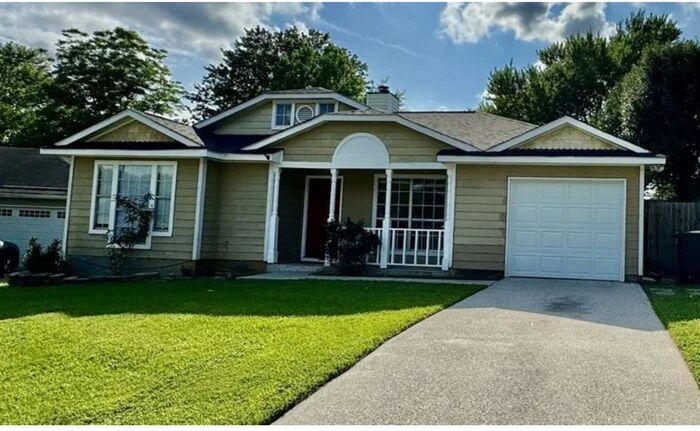 Coming soon with LARGE FENCED YARD! - Coming soon with LARGE FENCED YARD! House