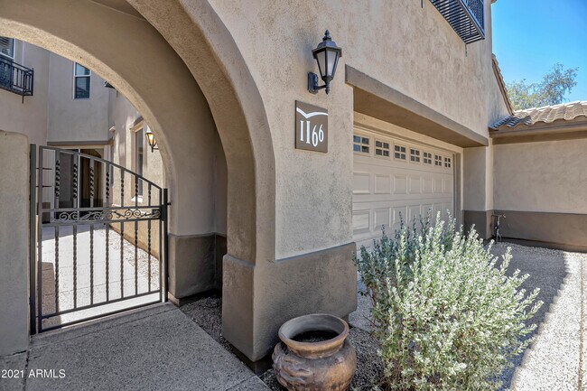 20802 N Grayhawk Dr