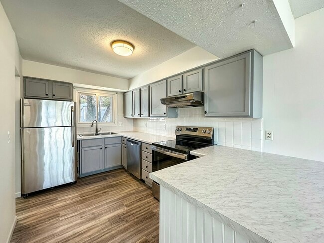 Photo - 607 E Burnsville Pkwy