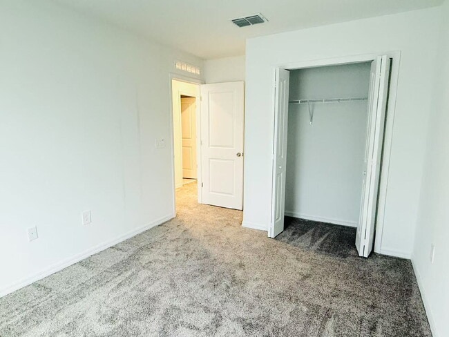 Photo - 644 Reggie Rd