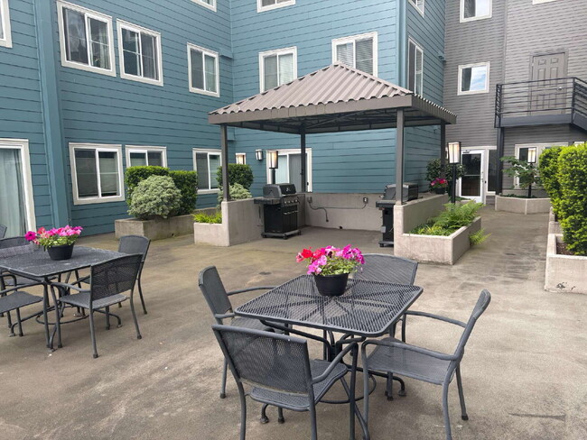 Photo - Bright, Modern 1BR Near Hospitals, SU & Transit in secure building and a Walk Score of 95! Unit #A310