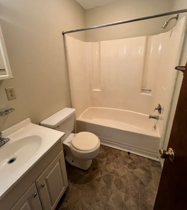 Photo - 103 Teakwood Dr