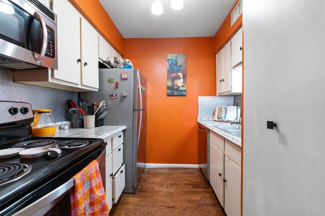 Photo - 7575 Katy Fwy Unidad 102