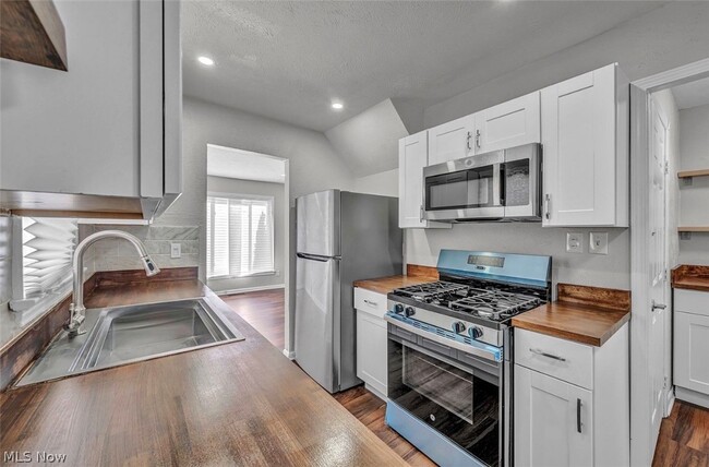 Photo - 12508 Sobieski Ave