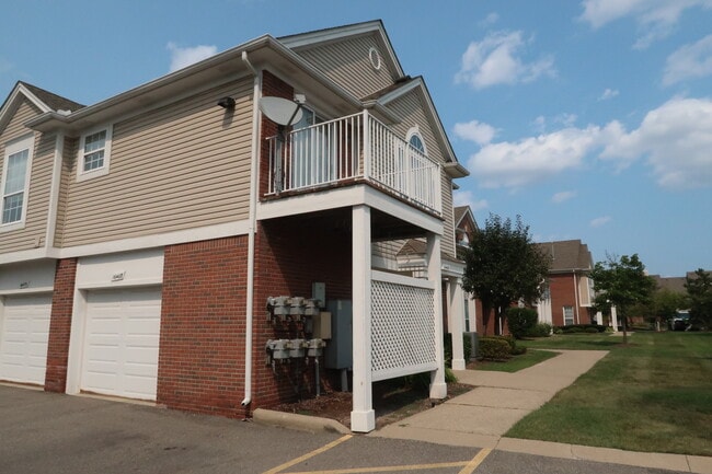 Photo - 16468 Radison Dr Unit 258
