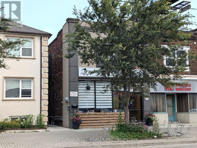 Photo - 1761 Keele St