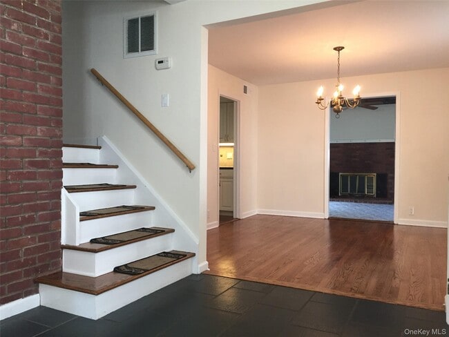 Photo - 98 Glen Oaks Dr