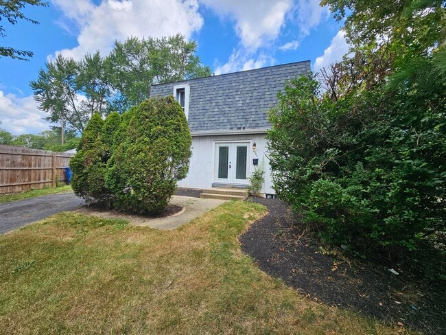 Photo - 2084 Brookfield Rd