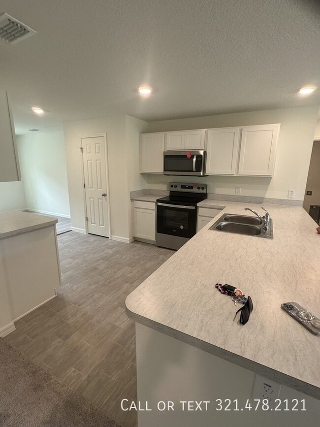 Photo - 1568 Seeley Cir NW