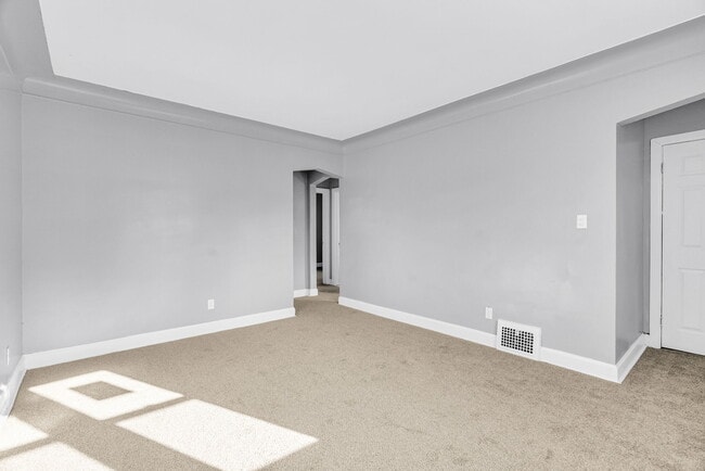 Photo - 9813 Nottingham Rd