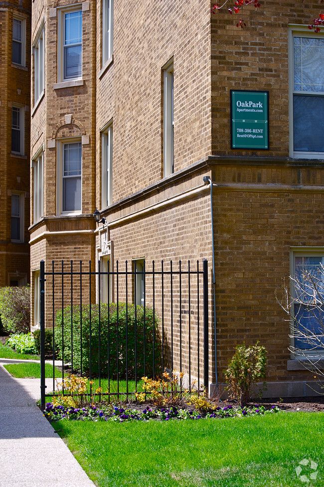 Building Photo - 1412-1414 N. Austin Blvd. Rental