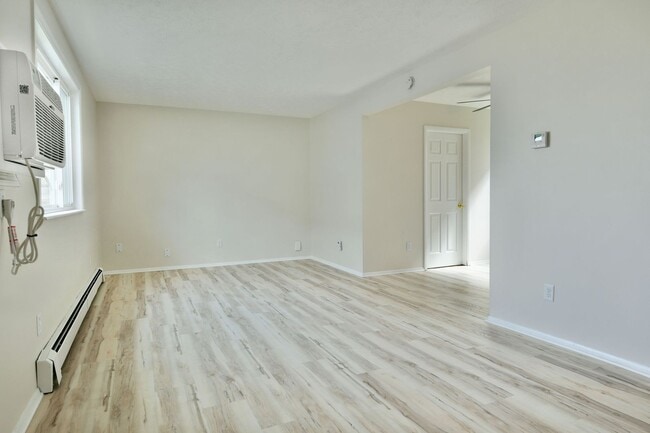 Photo - 72-78 S Roanoke Unit 76 Roanoke