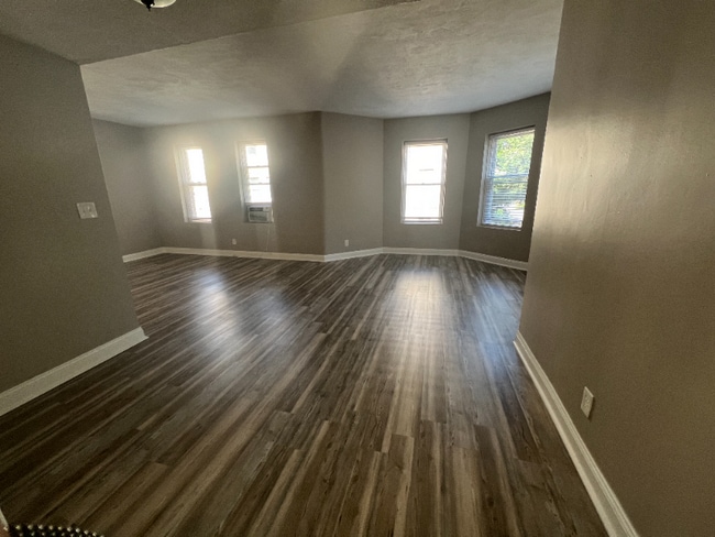 Photo - 1862 Beacon St Unit 1870-06