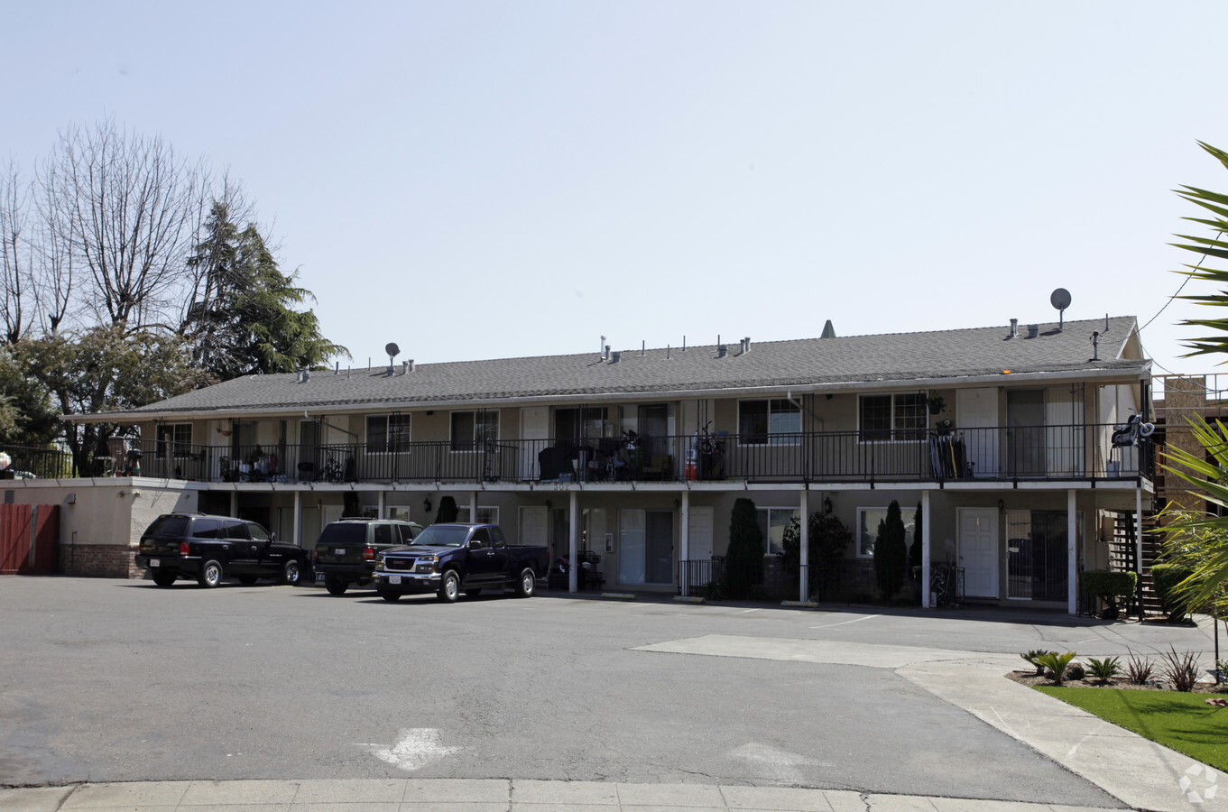 Photo - 302 Dumont Ave Apartments