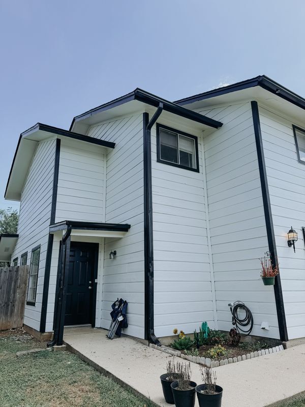 222 Craddock Ave