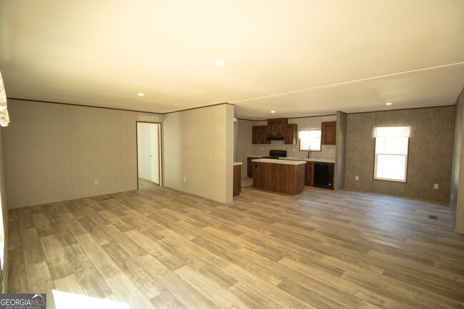 Photo - 1778 Zettwell Rd