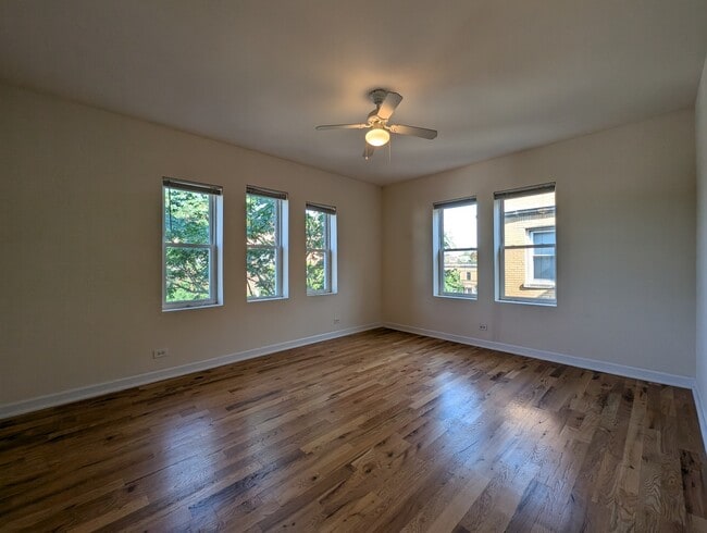 Photo - 2347 N Drake Ave Unidad 2