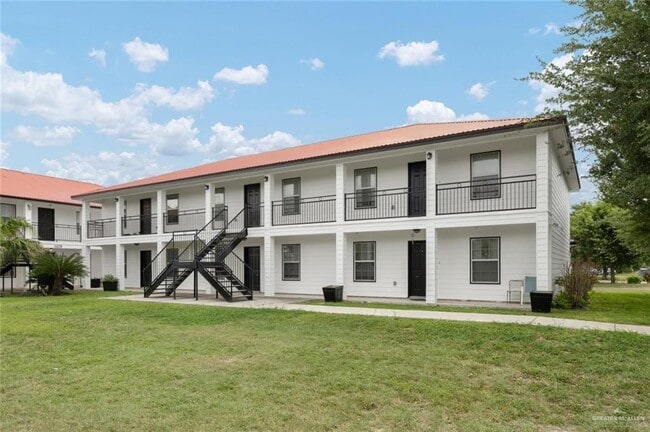Building Photo - 12 Stubbs St Unit 5