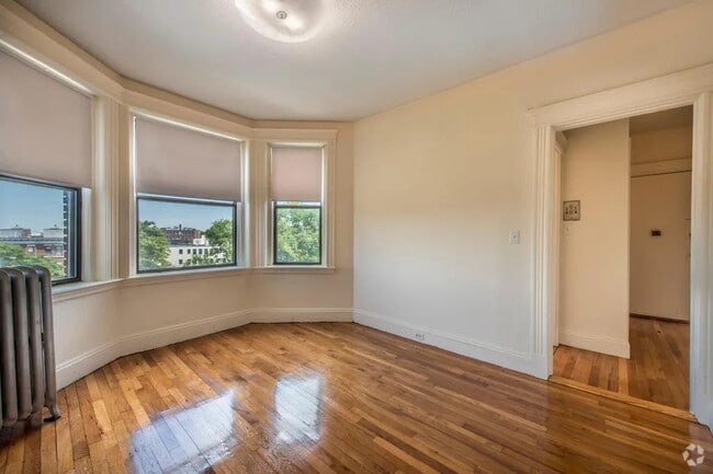 Building Photo - 7 Barrows St Unit 7B Rental