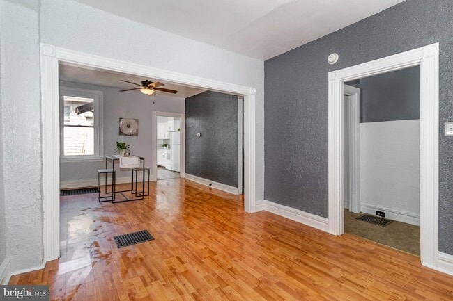 Photo - 549 Spruce St