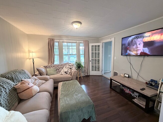 Photo - 1202 Churchill Ave