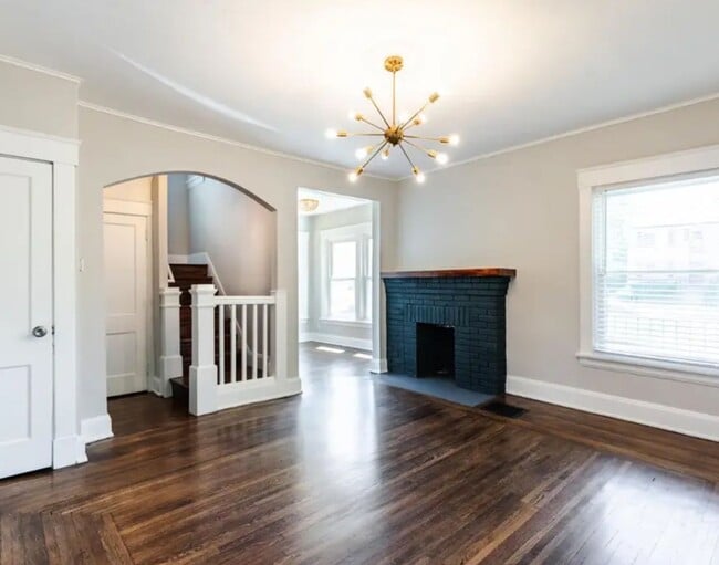 Photo - 2556 Williams Ave