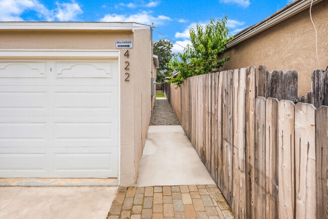 Photo - 422 N Batavia St