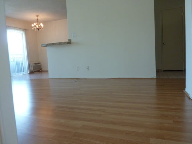 Photo - 2055 Rodney Dr Unit 307
