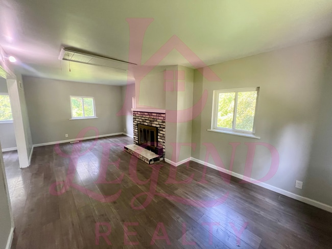 Photo - Spacious 3-Bedroom Home for Rent in Riverv...