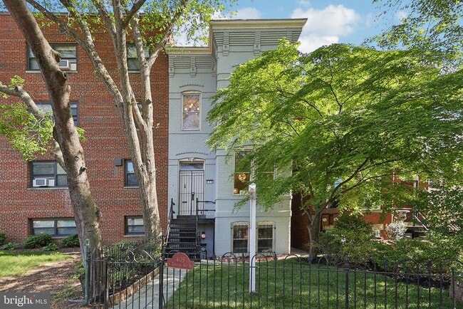 Building Photo - 409 South Carolina Ave SE