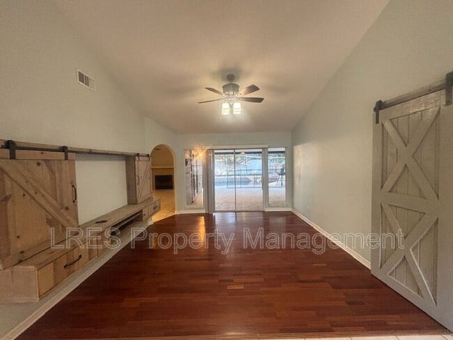 Photo - 319 Oak Leaf Cir