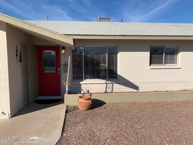 Building Photo - 3018 S Dromedary Dr