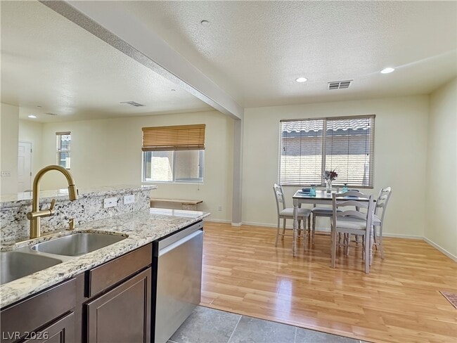 976 Aspen Cliff Dr
