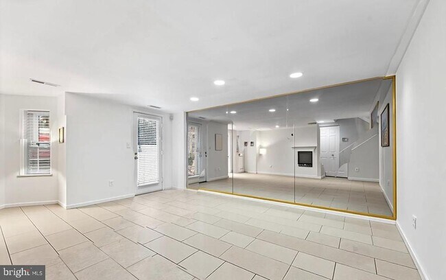 Photo - 1124 25th St NW